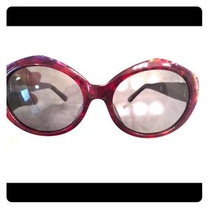 Sunglasses with beautiful frame from See.